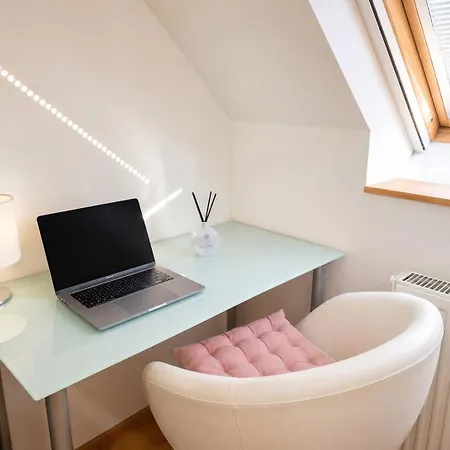 Nivy Loft Ac Center